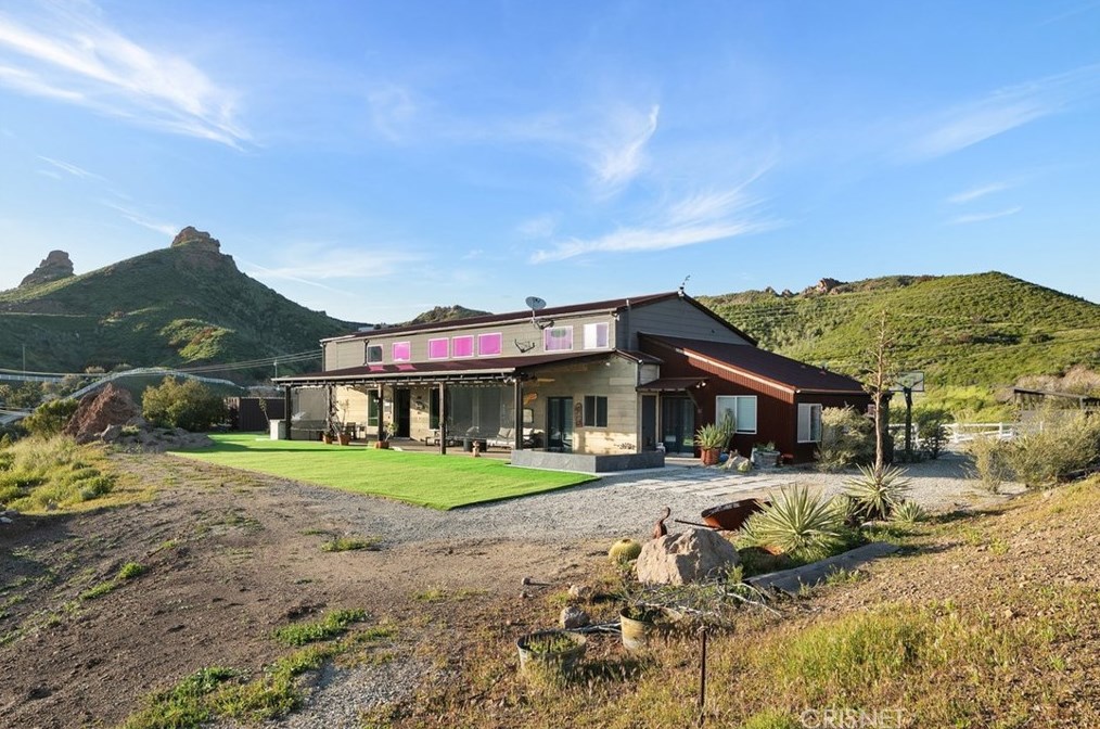 32194 Mulholland Hwy, Malibu CA  90265-2422 exterior