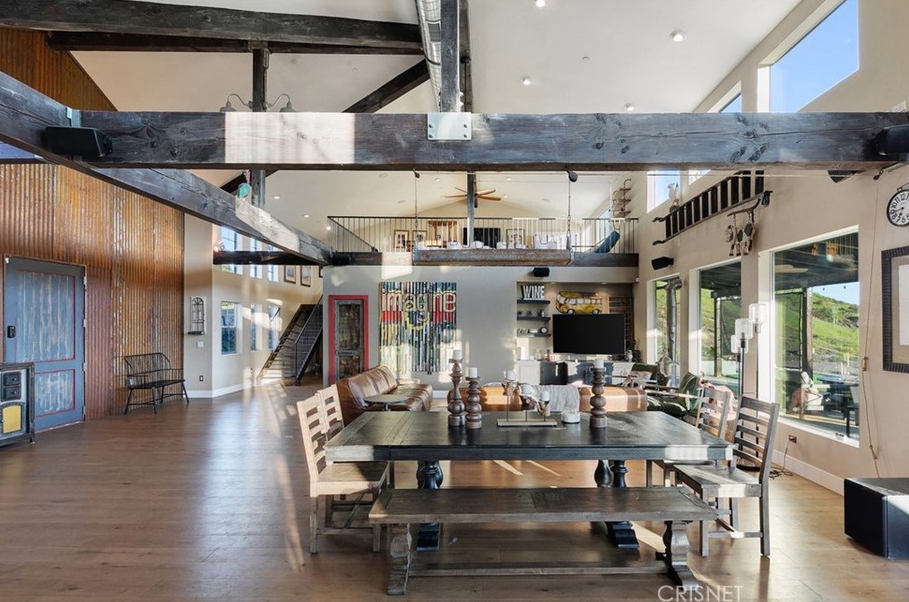 32194 Mulholland Hwy, Malibu CA  90265-2422 exterior