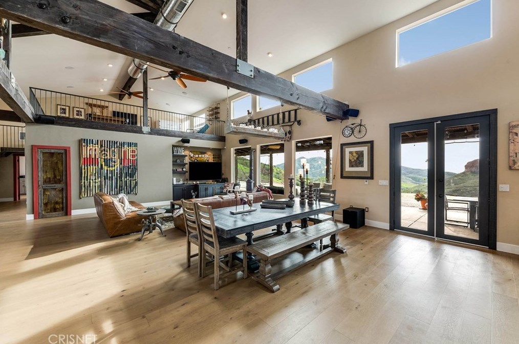 32194 Mulholland Hwy, Malibu CA  90265-2422 exterior