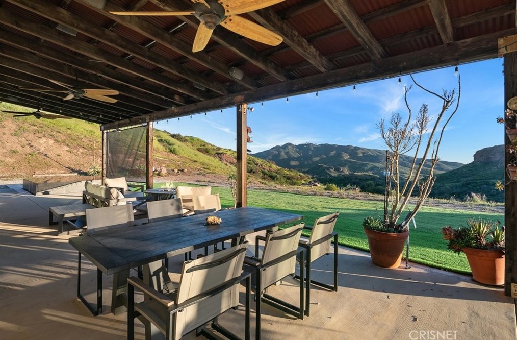 32194 Mulholland Hwy, Malibu CA  90265-2422 exterior