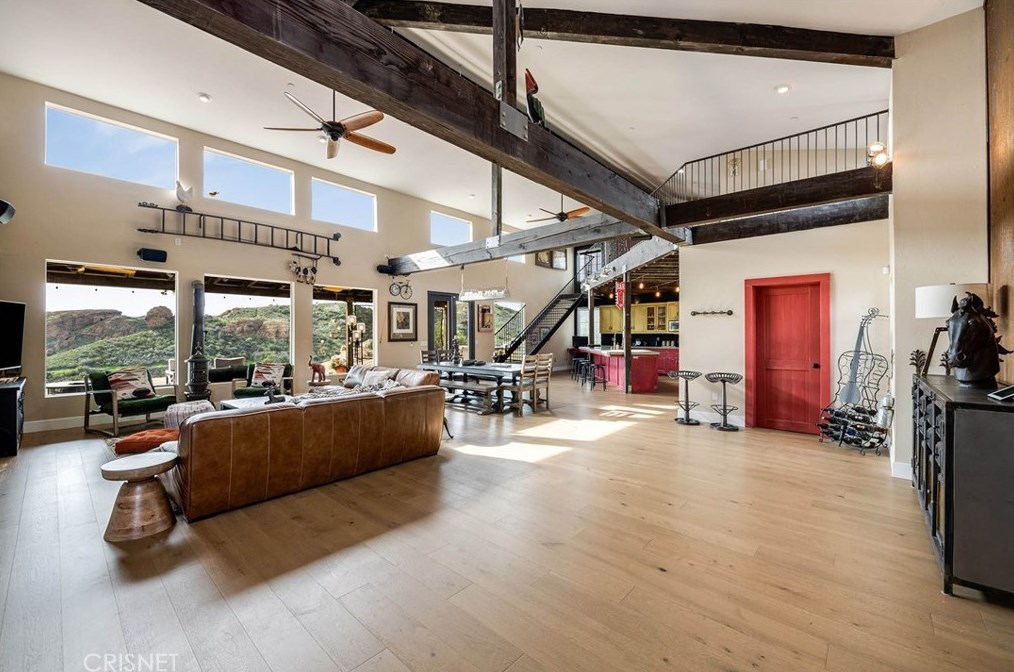 32194 Mulholland Hwy, Malibu CA  90265-2422 exterior