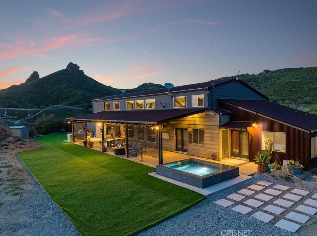 32194 Mulholland Hwy, Malibu CA  90265-2422 exterior