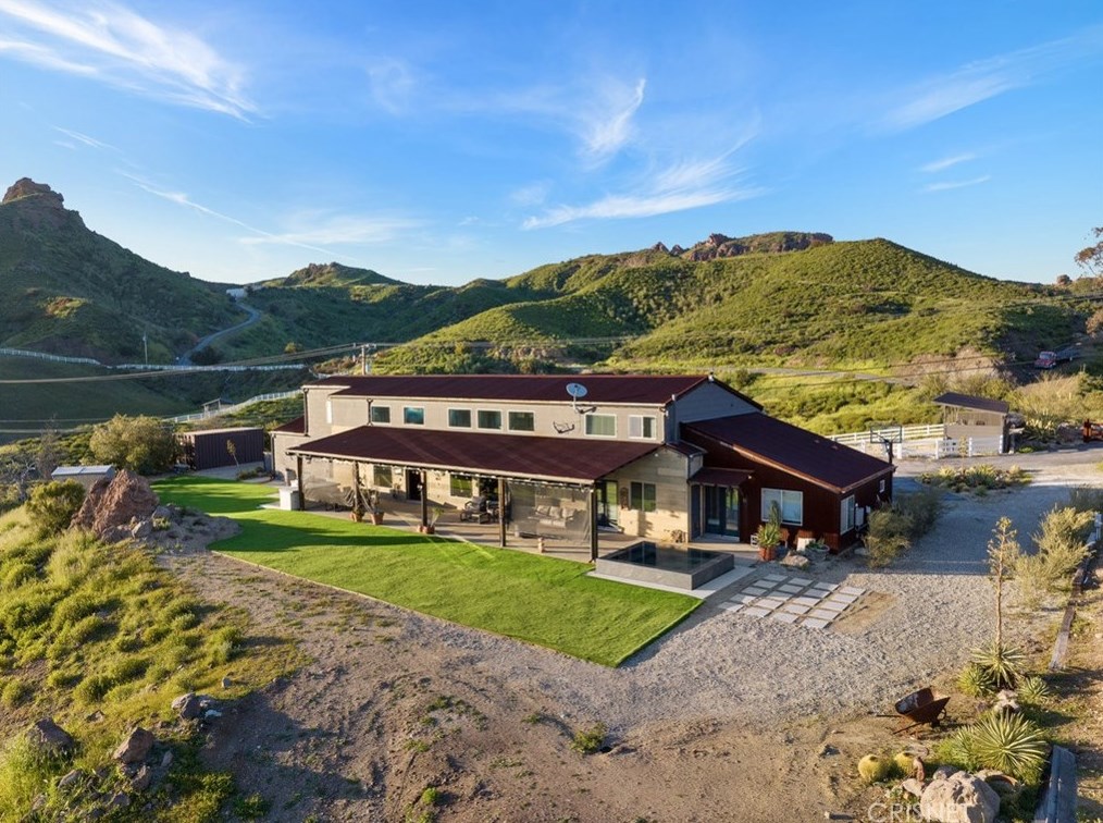 32194 Mulholland Hwy, Malibu CA  90265-2422 exterior