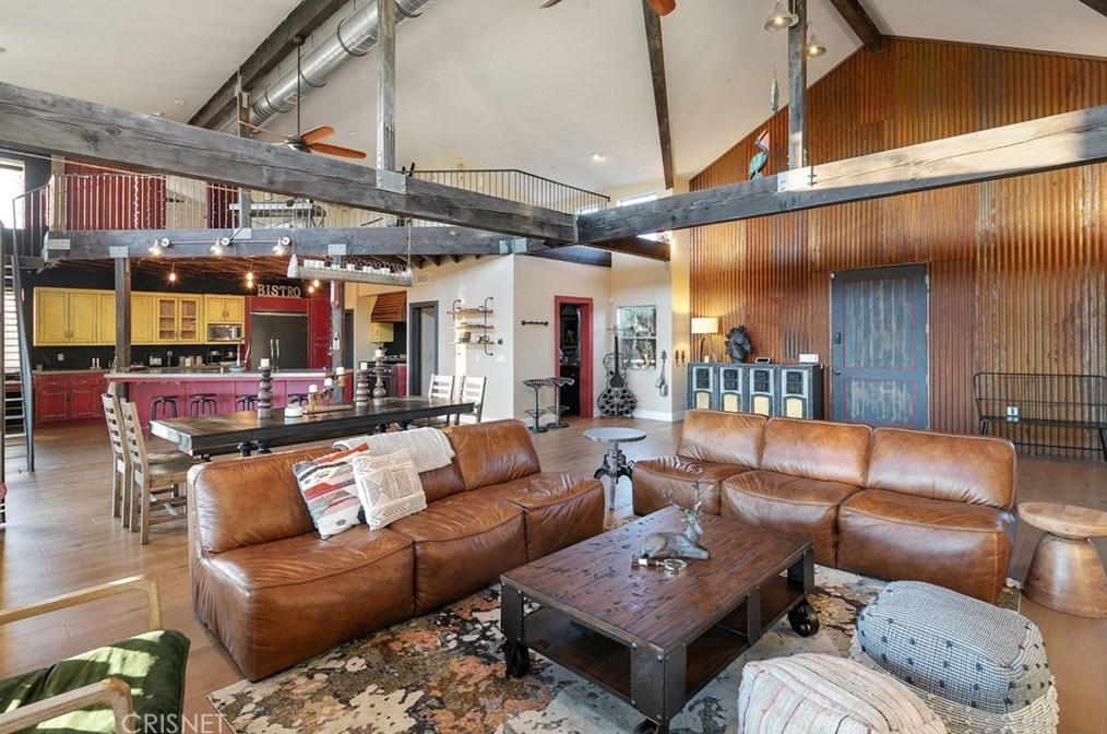 32194 Mulholland Hwy, Malibu CA  90265-2422 exterior