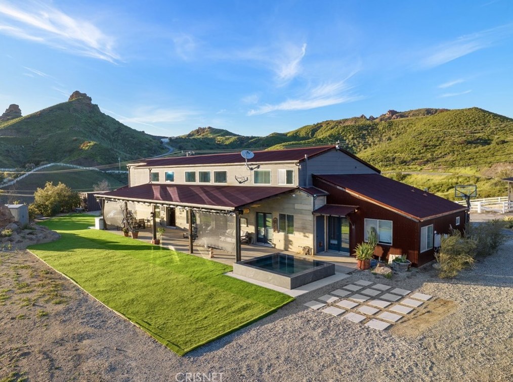 32194 Mulholland Hwy, Malibu CA  90265-2422 exterior