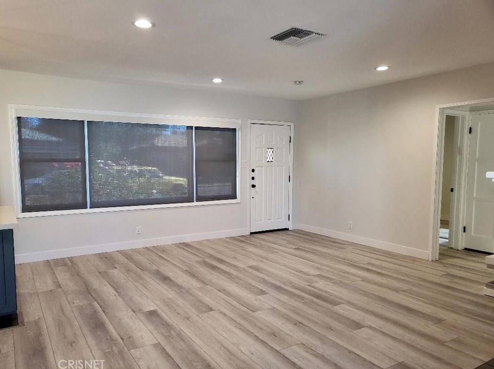 6331 Teesdale Ave, North Hollywood CA  91606-3127 exterior