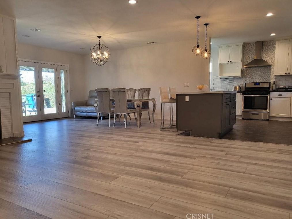 6331 Teesdale Ave, North Hollywood CA  91606-3127 exterior