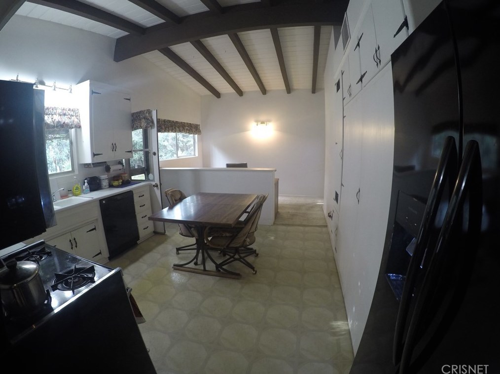 7467 Zelzah Ave, Los Angeles CA  91335-3222 exterior