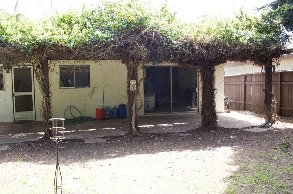 7467 Zelzah Ave, Los Angeles CA  91335-3222 exterior