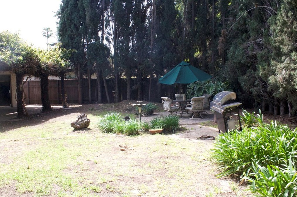 7467 Zelzah Ave, Los Angeles CA  91335-3222 exterior