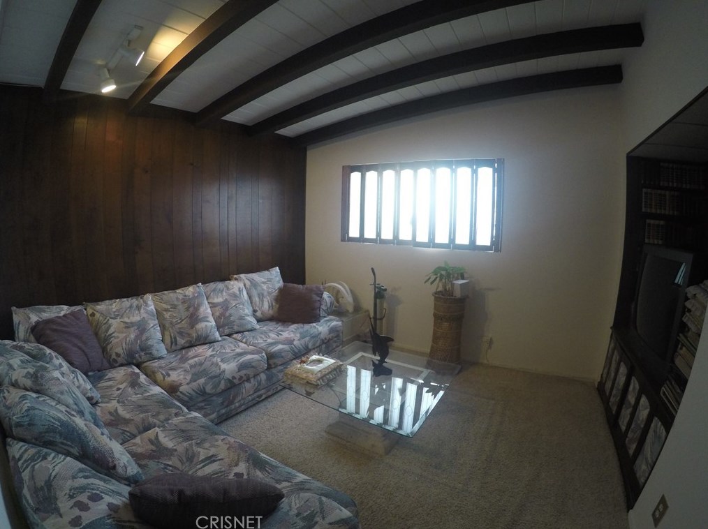 7467 Zelzah Ave, Los Angeles CA  91335-3222 exterior