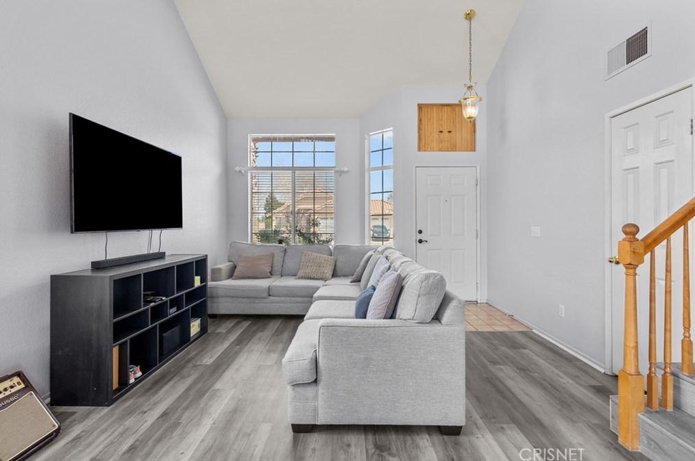 39909 Tesoro Ln, Palmdale CA  93551-4860 exterior