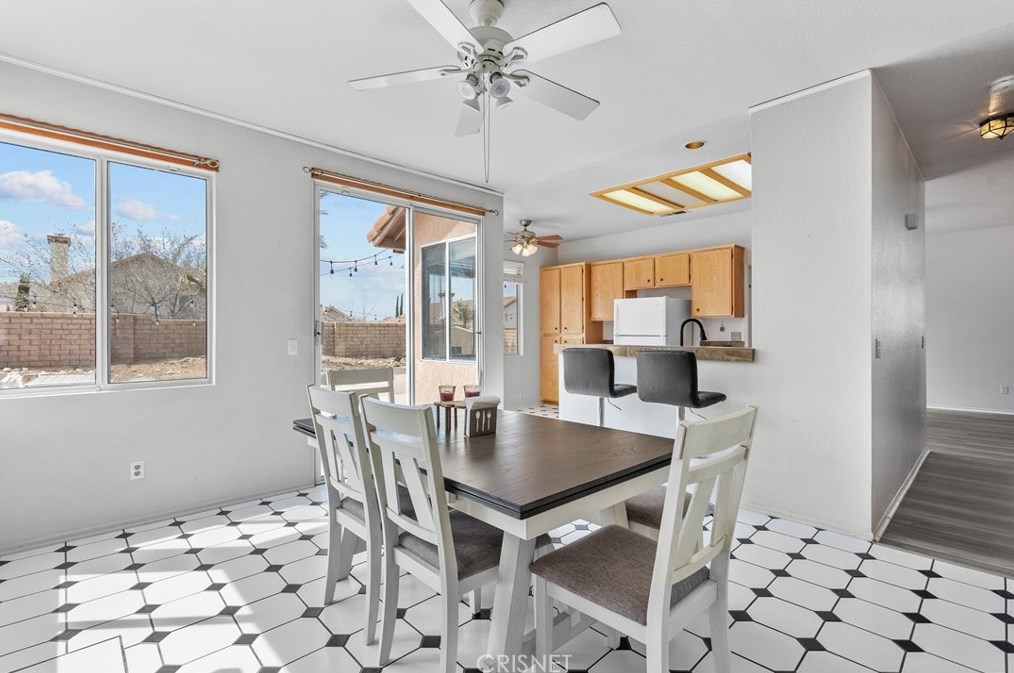 39909 Tesoro Ln, Palmdale CA  93551-4860 exterior