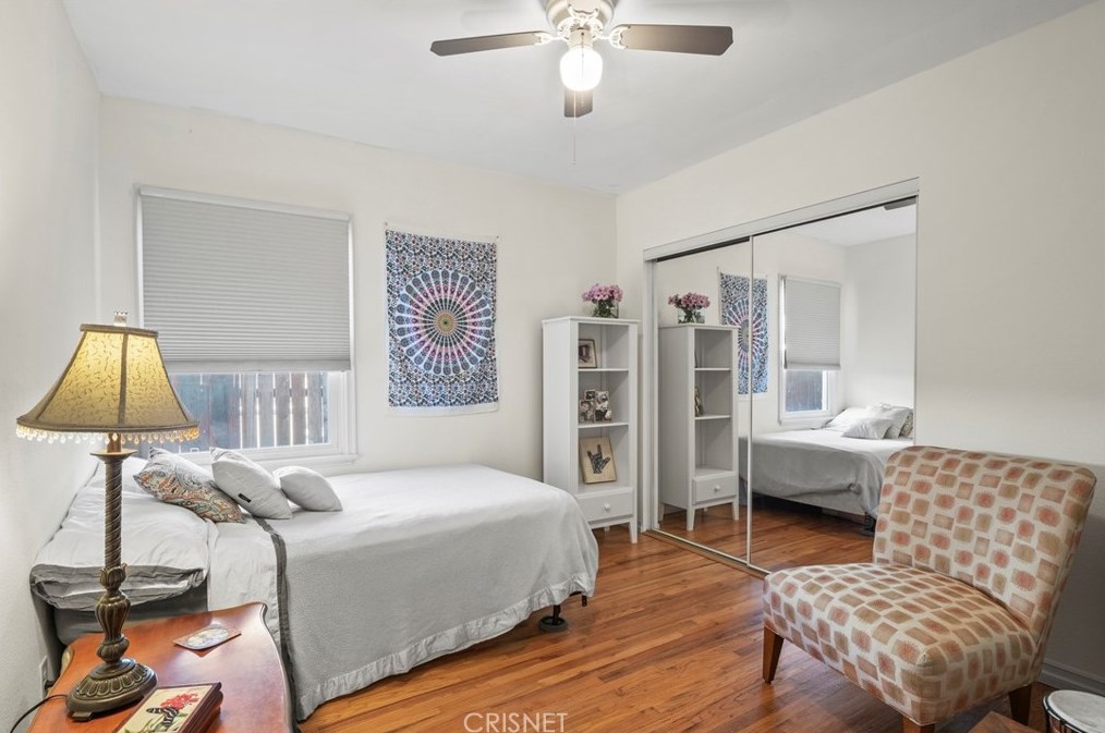 19128 Archwood St, Los Angeles CA  91335-5001 exterior
