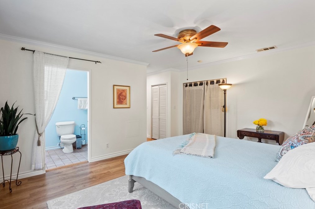 19128 Archwood St, Los Angeles CA  91335-5001 exterior