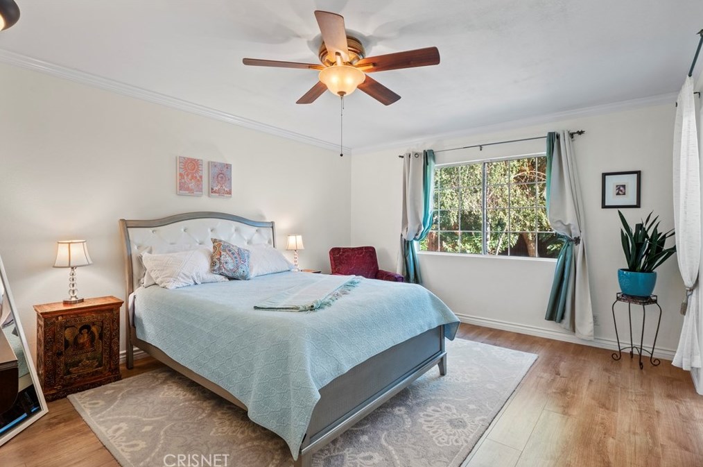 19128 Archwood St, Los Angeles CA  91335-5001 exterior