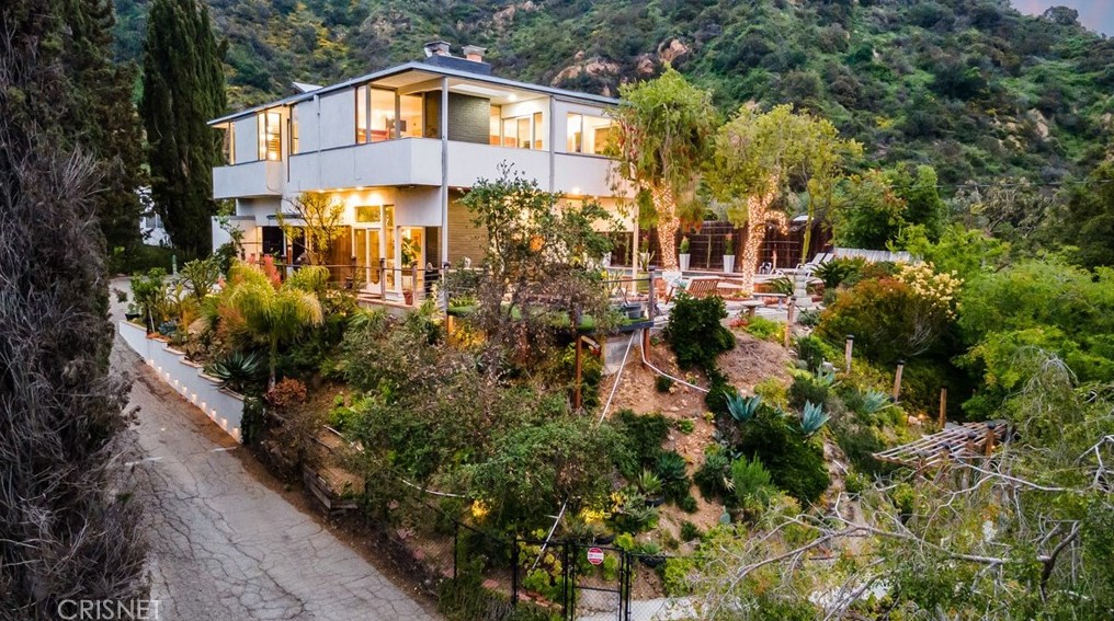 10225 Scenario Ln, Los Angeles CA  90077-2411 exterior