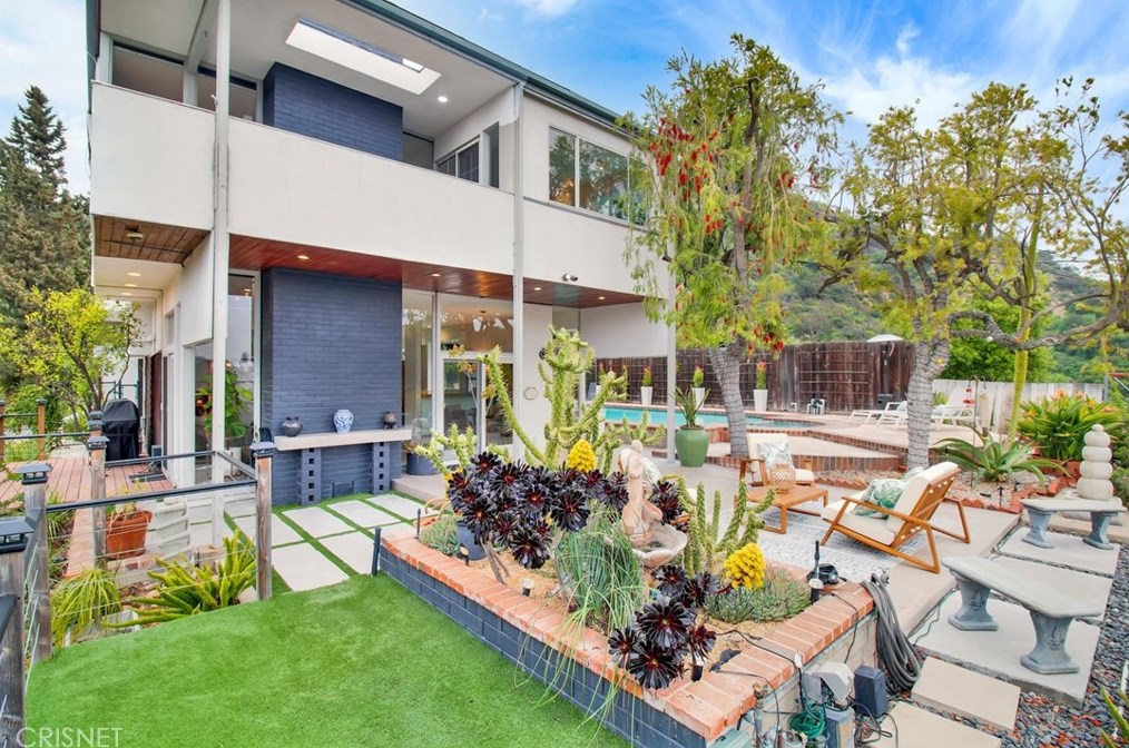 10225 Scenario Ln, Los Angeles CA  90077-2411 exterior