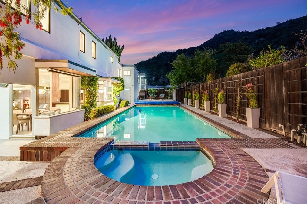 10225 Scenario Ln, Los Angeles CA  90077-2411 exterior
