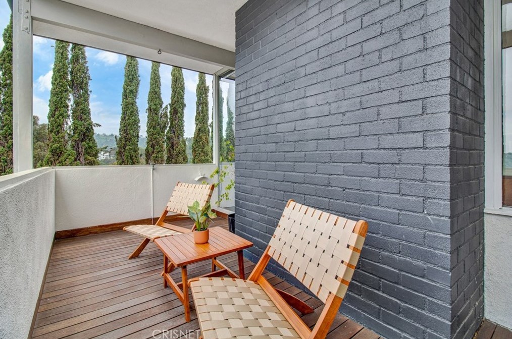 10225 Scenario Ln, Los Angeles CA  90077-2411 exterior