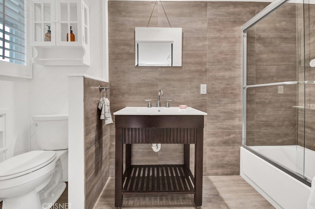 10225 Scenario Ln, Los Angeles CA  90077-2411 exterior