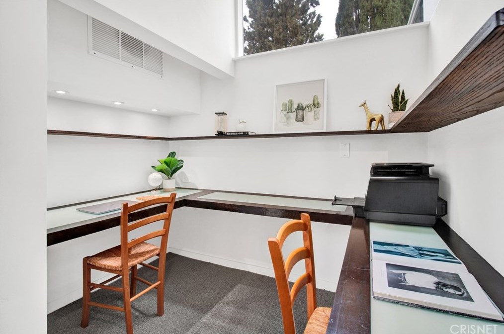 10225 Scenario Ln, Los Angeles CA  90077-2411 exterior