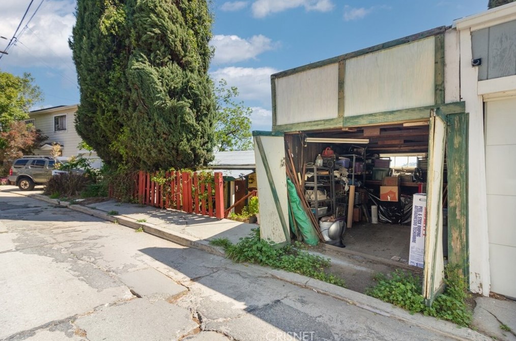 480 Crane Blvd, Los Angeles CA  90065-5053 exterior