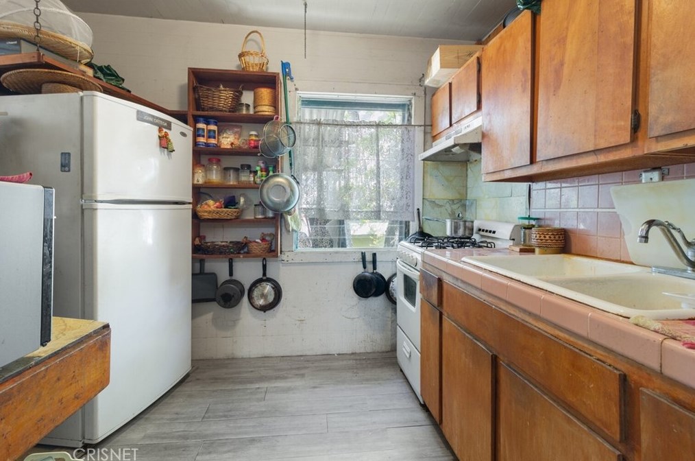 480 Crane Blvd, Los Angeles CA  90065-5053 exterior