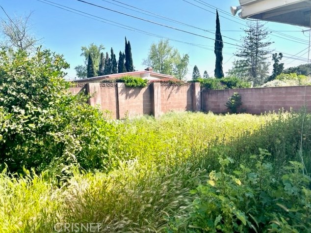 12736 Montford St, Los Angeles CA  91331-1116 exterior