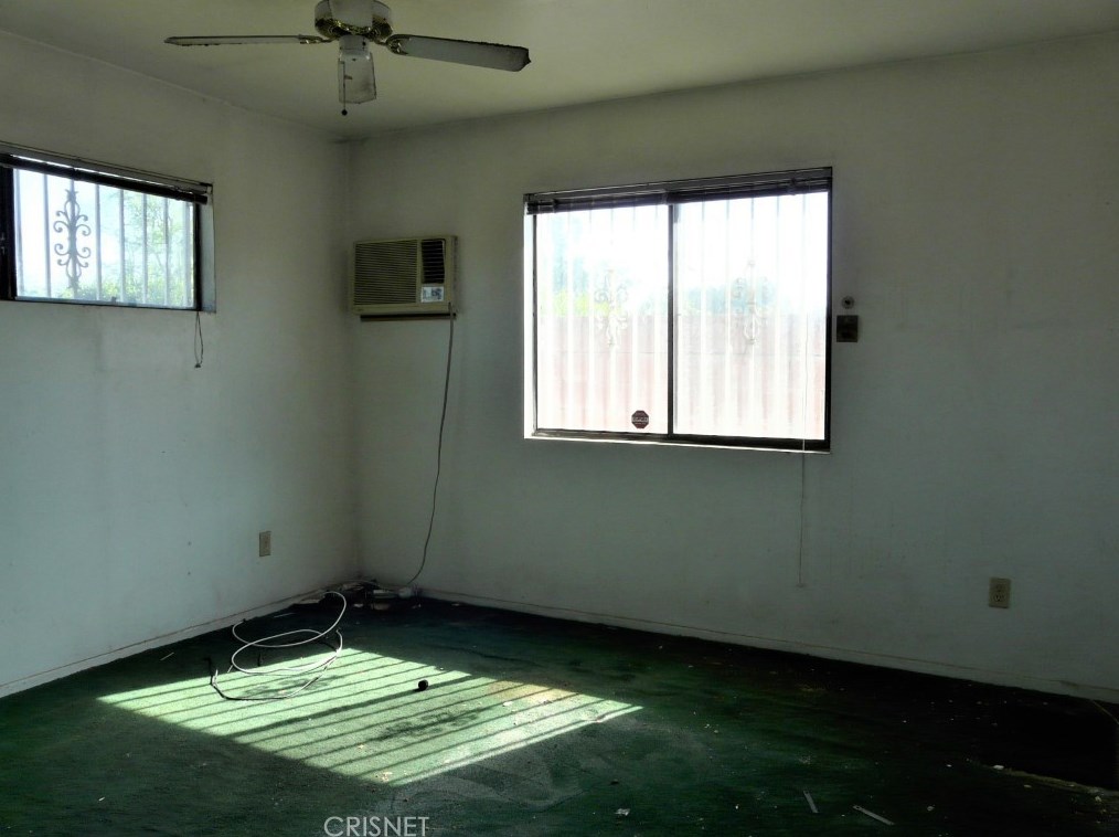 12736 Montford St, Los Angeles CA  91331-1116 exterior