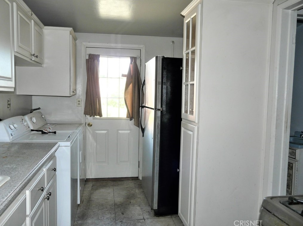 12736 Montford St, Los Angeles CA  91331-1116 exterior