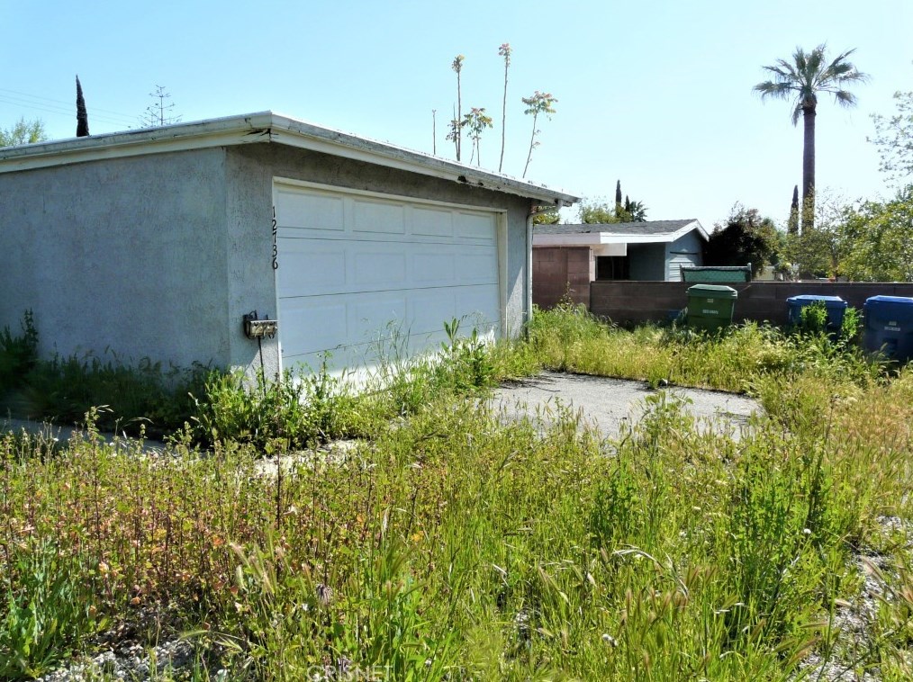 12736 Montford St, Los Angeles CA  91331-1116 exterior