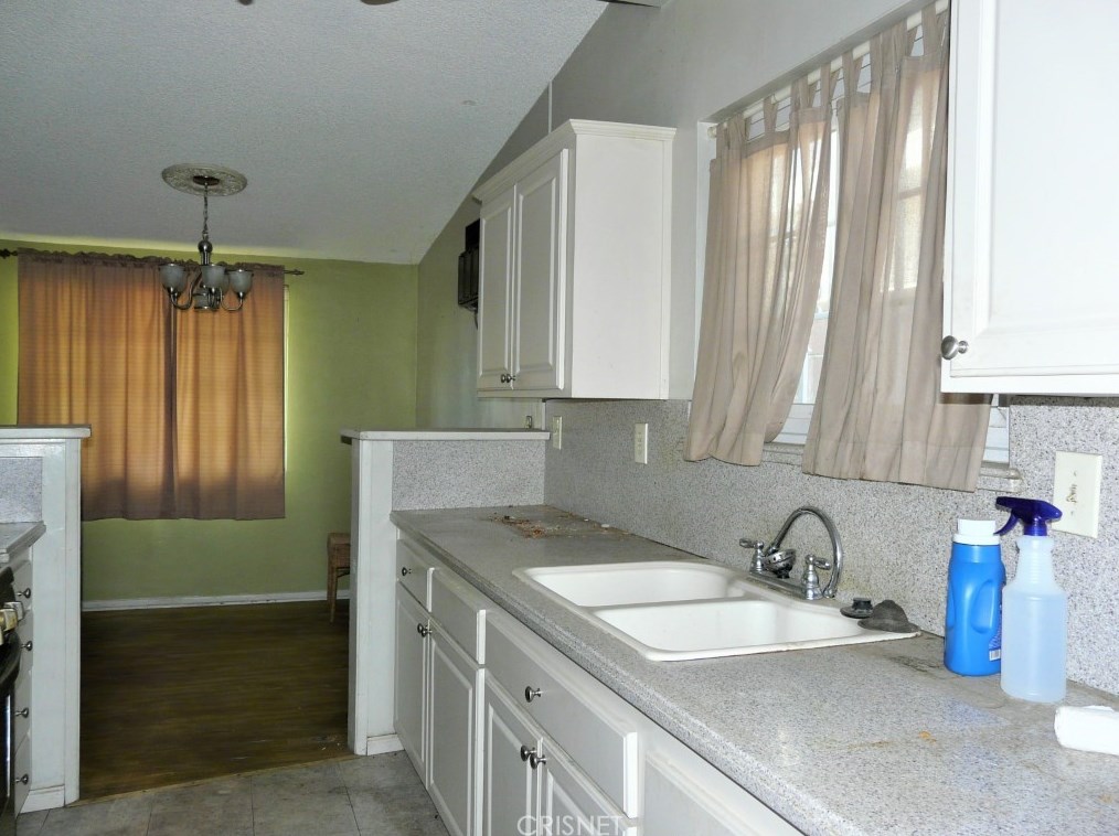 12736 Montford St, Los Angeles CA  91331-1116 exterior