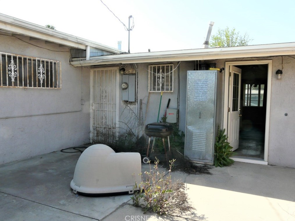 12736 Montford St, Los Angeles CA  91331-1116 exterior