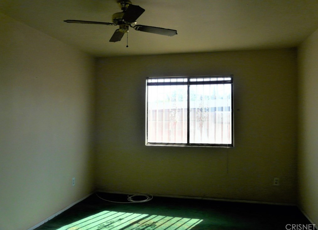 12736 Montford St, Los Angeles CA  91331-1116 exterior