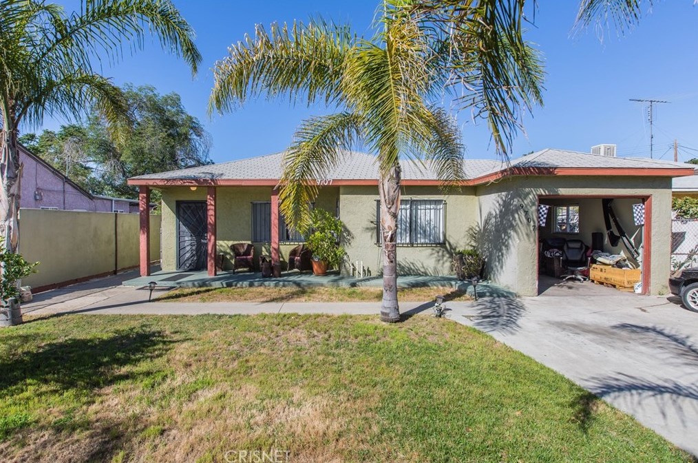 9707 Amboy Ave, Los Angeles CA  91331-4118 exterior