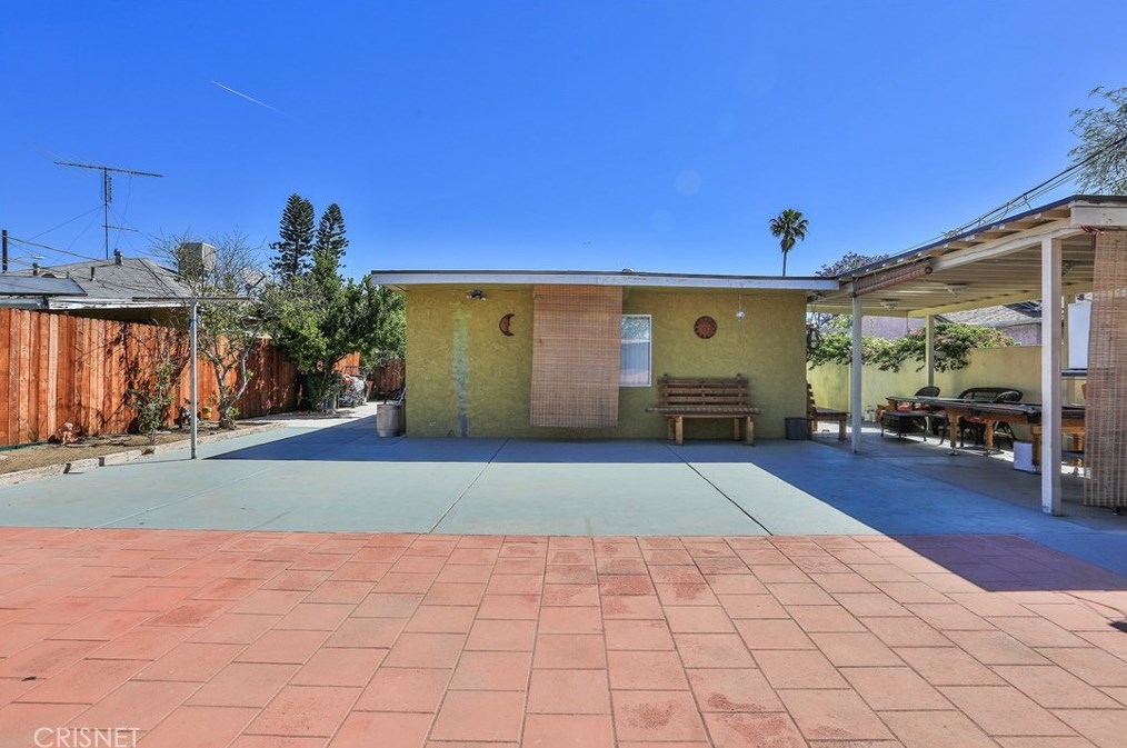 9707 Amboy Ave, Los Angeles CA  91331-4118 exterior