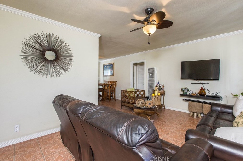 9707 Amboy Ave, Los Angeles CA  91331-4118 exterior
