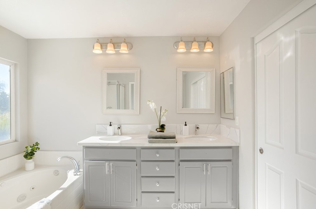 33593 Nandina Ln, Murrieta CA  92563-3401 exterior