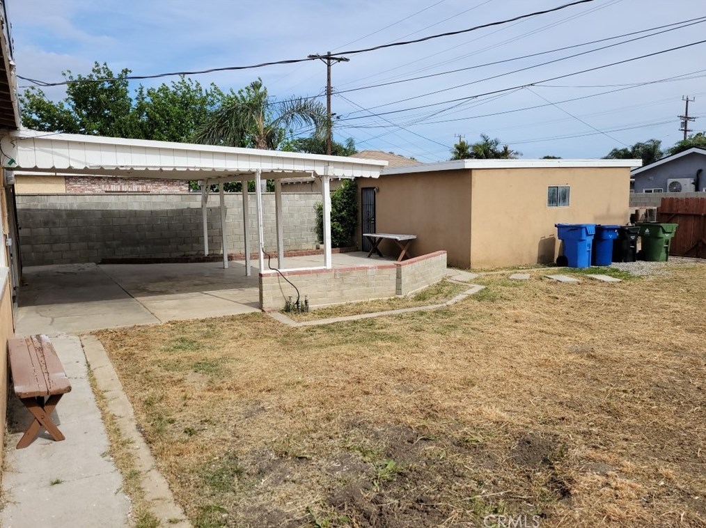 19454 Hartland St, Los Angeles CA  91335-3737 exterior