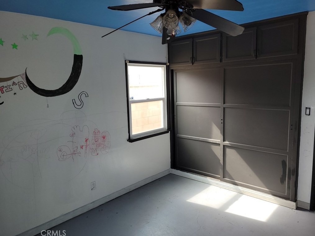 19454 Hartland St, Los Angeles CA  91335-3737 exterior