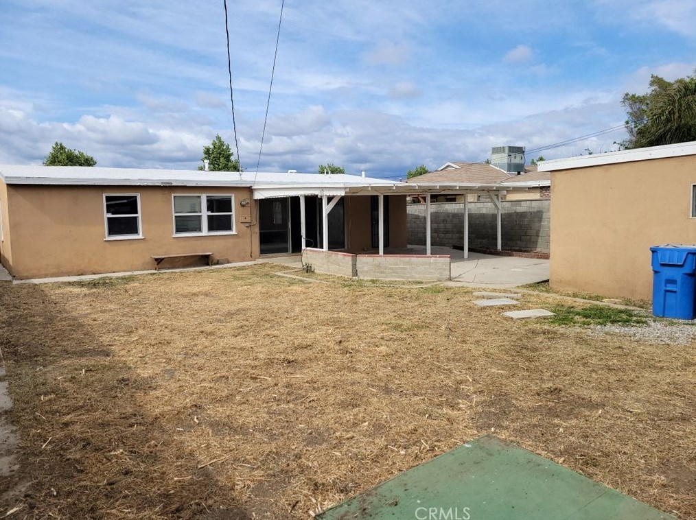 19454 Hartland St, Los Angeles CA  91335-3737 exterior