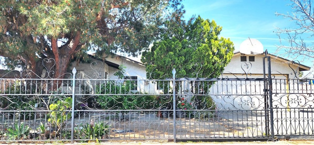 11171 De Haven Ave, Los Angeles CA  91331-1961 exterior