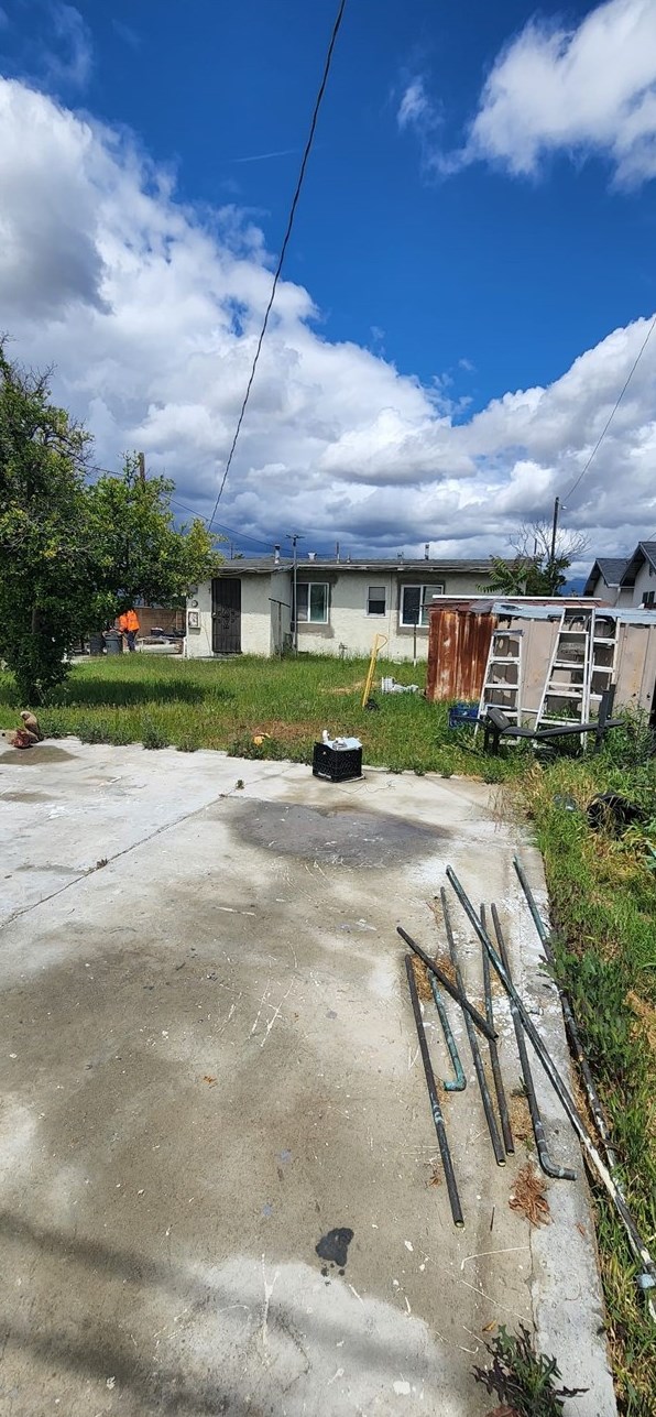 10247 Amboy Ave, Los Angeles CA  91331-3804 exterior