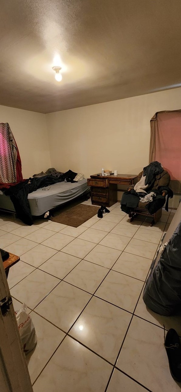 10247 Amboy Ave, Los Angeles CA  91331-3804 exterior