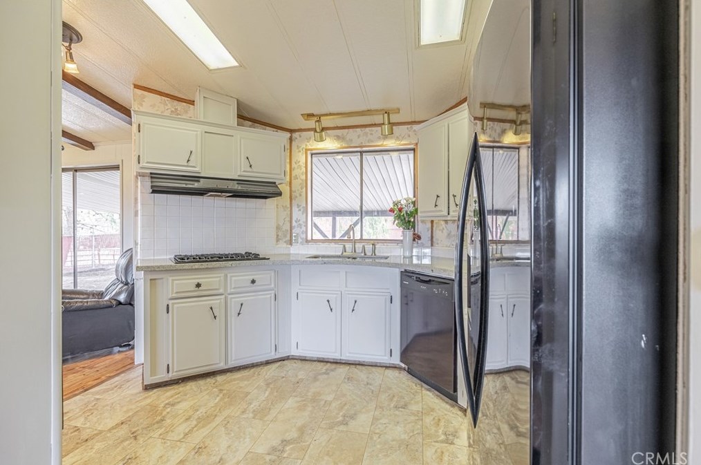 33141 Listie Ave, Acton CA  93510-1411 exterior