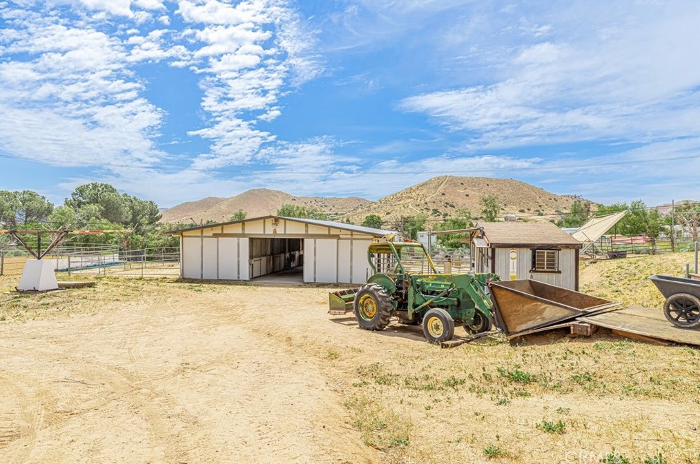 33141 Listie Ave, Acton CA  93510-1411 exterior