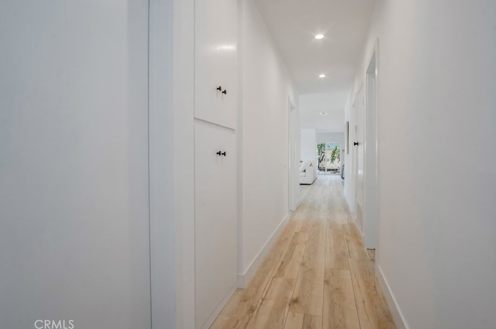 1376 Feather Ave, Thousand Oaks CA  91360-3413 exterior