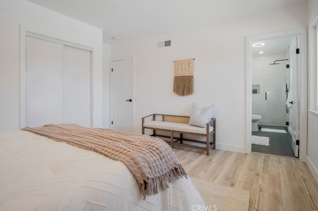 1376 Feather Ave, Thousand Oaks CA  91360-3413 exterior