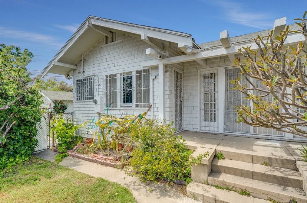 103 Harvard Blvd, Los Angeles CA  90004-4316 exterior